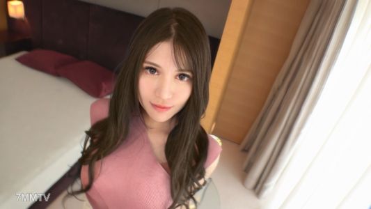 SIRO-4637 【First Time】【Well-defined Features】【Fair Skin Big Breasts】A fair-skinned, big-breasted izakaya waitress with distinct facial features appears. She lets out sultry moans that echo throughout the room and reaches orgasm multiple times while riding