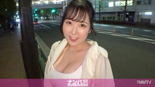 200GANA-2906 マジ軟派、初撮。 1950 夜道を一人で歩くやたら薄着の女の子をナンパ！警戒心ゼロで楽々ホテインww脱がしてびっくり！ド級の天然爆乳が登場！！ぶるんぶるんと揺らしながら悶絶！我を忘れてエッチに没頭してしまうスケベ娘でしたww