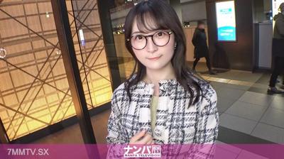 200GANA-3242 Seriously soft, first shot. Using strawberries as bait to pick up a bespectacled, fair-skinned, serious-type amateur! Despite his appearance, he has experience with infidelity! His pubic hair is thick all the way from his anus! Because he"s s