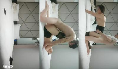 2021-12-5 1日2回ハードボイルドで即ハメ、その後巨乳とちっぱい痴女デート、黒絹のシャツでオマンコを擦りアソコ舐め、脚上げてハードファック、上位杭打ちドライバーは即突き上げ