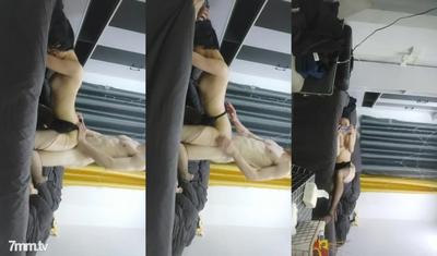 2022.1.8, [Spicy Prince], These Nine-pack Abs, No Wonder Xiaonenmei Likes Them So Much, The Second Shot Lasts Longer, Tired And Paralyzed On The Bed, Playing With The Phone And Never Wanting To Get Up Again