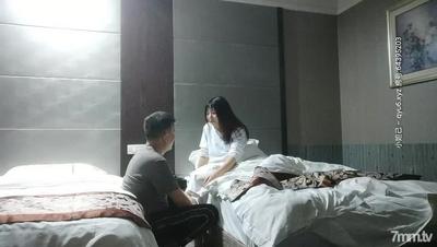 2022.4.23, [다웨이 탄화] 지금까지 흘러나오지 않은 착한 집안 &quot빛 소녀를 꺼라&quot, KTV 술에 취해 방을 여는 소녀는 수줍음이 많다
