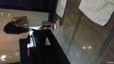&quotContrast Little Sister ㊙️ Heavy Leak&quot Is The Way To Show Your Face! Pure And Beautiful Elementary School Girl Pays Money In Hotel