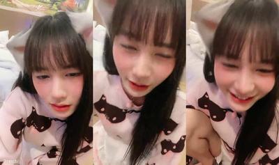 Pure Ceiling! The Best Girl! The Fun Ears Are Super Sweet, The Girlfriend Takes Out The Dick And Footjob, Takes Off The Pajama Pants And Breaks The Pussy