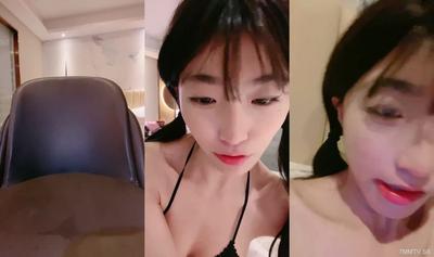 Wu Zai Jiang~ the ultimate stunner and beautiful girl! Passionate Masturbation in Hotel! Tilt up the collar of the underwear, wipe the pussy with new toothpaste, the hot pussy is unbearable