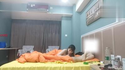 6.12新片速遞瘦子探花酒店約會偷拍大奶人妻，長相絕美被草到浪叫不斷