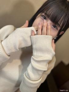 fc2-ppv 3212073 【無修正】阿麗莎剛從高中畢業，是個混血的超可愛女孩。她想存點錢，所以很久沒用過的應用程式又打開來找工作了♡結果被壞叔叔騙到，還被內射了。